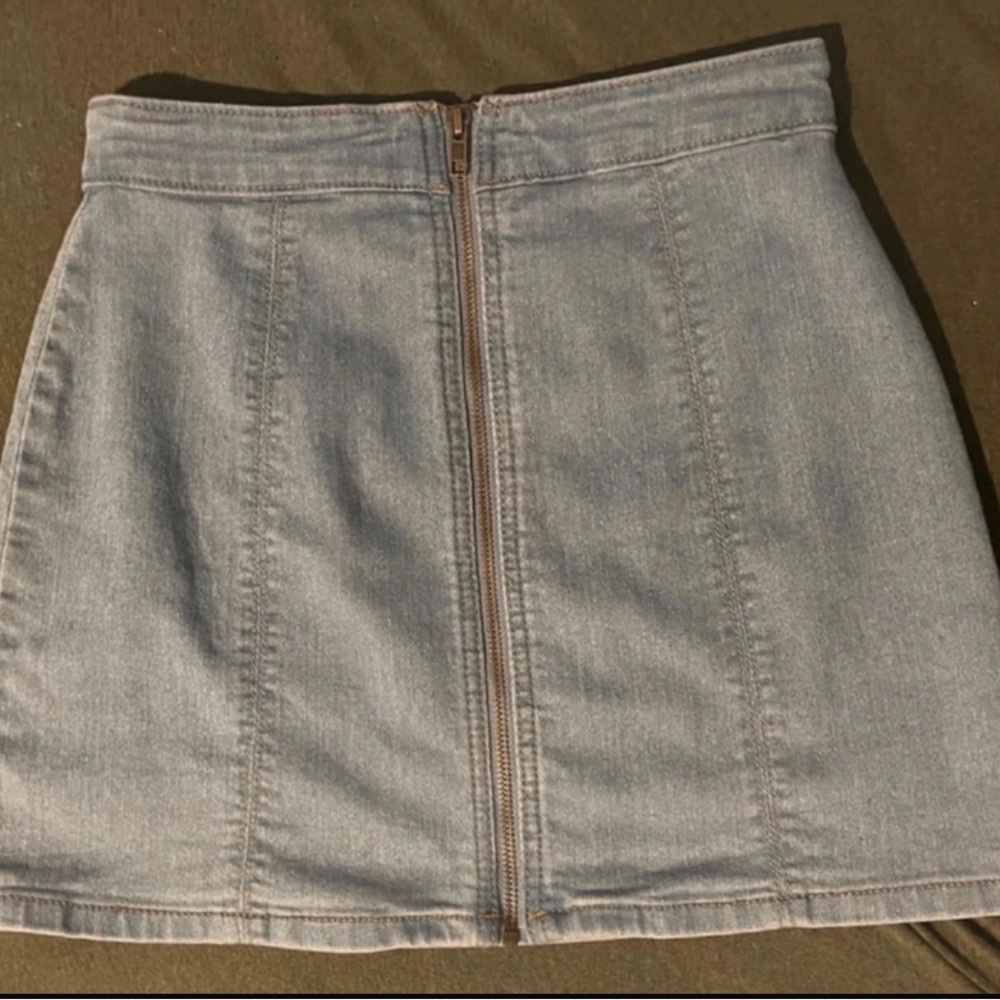 Forever 21 zip up denim mini skirt